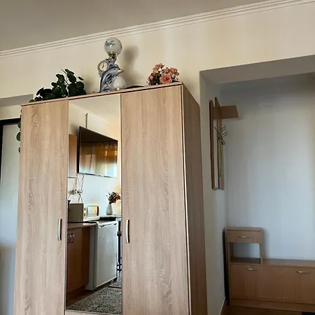 招待所 弗洛里达一室公寓旅馆 Štúrovo