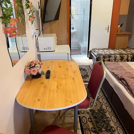 弗洛里达一室公寓旅馆 4* Štúrovo