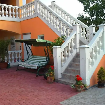 弗洛里达一室公寓旅馆 4* Štúrovo